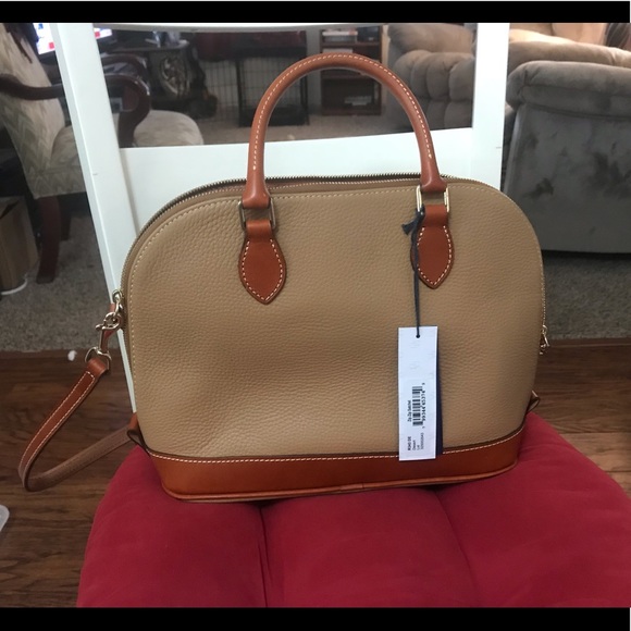 Dooney and Bourke purse. - Picture 2 of 5